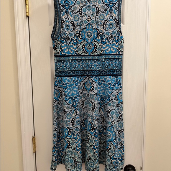 Max StudioSleeveless Blue Paisley V-Neck Women's Dress - Picture 3 of 3